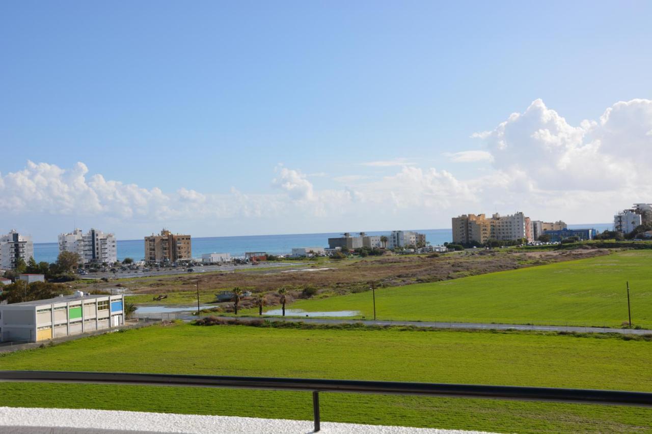 Must Stay - Sea & Salt Lake Panoramic View Apt Larnaca Extérieur photo