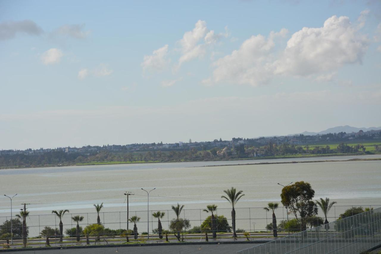 Must Stay - Sea & Salt Lake Panoramic View Apt Larnaca Extérieur photo