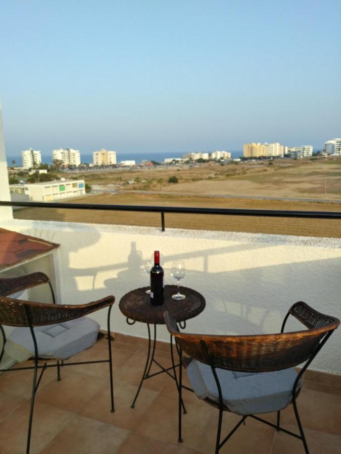 Must Stay - Sea & Salt Lake Panoramic View Apt Larnaca Extérieur photo