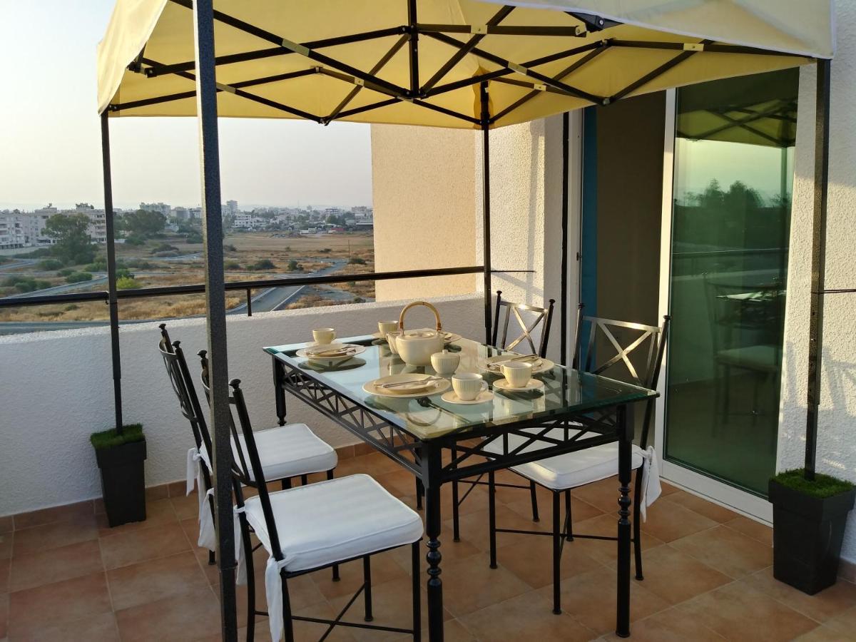 Must Stay - Sea & Salt Lake Panoramic View Apt Larnaca Extérieur photo