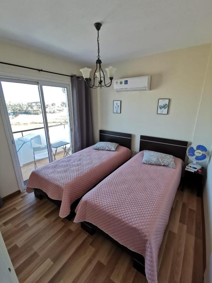 Must Stay - Sea & Salt Lake Panoramic View Apt Larnaca Extérieur photo