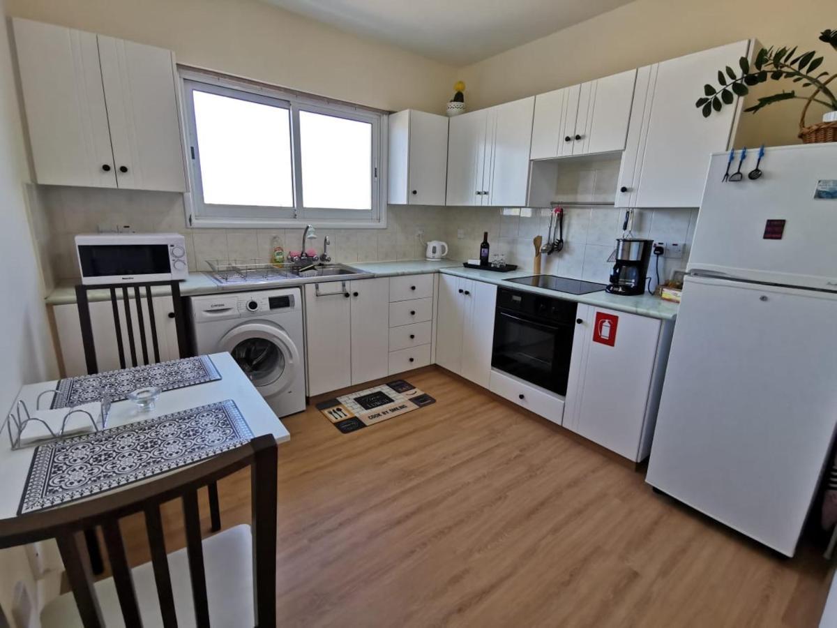 Must Stay - Sea & Salt Lake Panoramic View Apt Larnaca Extérieur photo