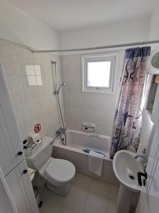 Must Stay - Sea & Salt Lake Panoramic View Apt Larnaca Extérieur photo