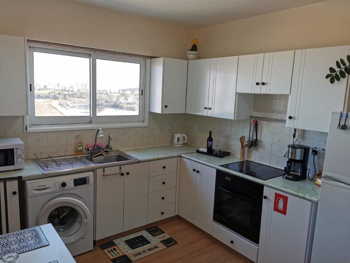 Must Stay - Sea & Salt Lake Panoramic View Apt Larnaca Extérieur photo